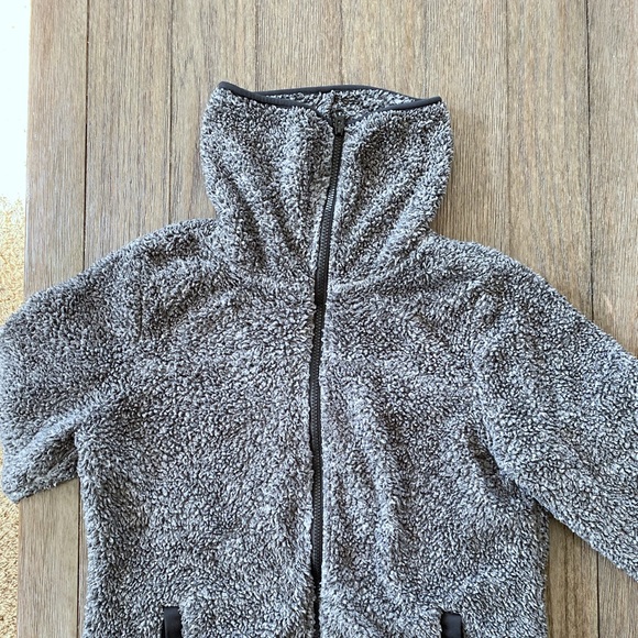 SO Fuzzy Zip Uo Sweatshirt - Picture 5 of 6